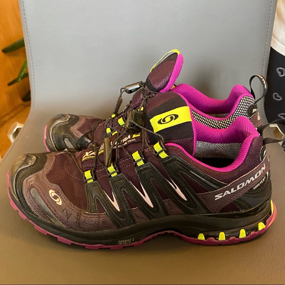 EUC Salomon trail runner/hiker, with gore Tex